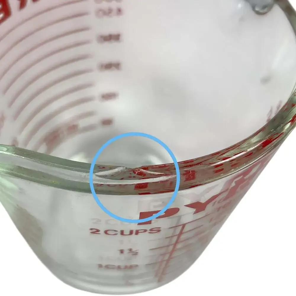 Vintage Pyrex Glass Measuring Cup Red Lettering Open J Handle 2 Cup 1 Pint Chip
